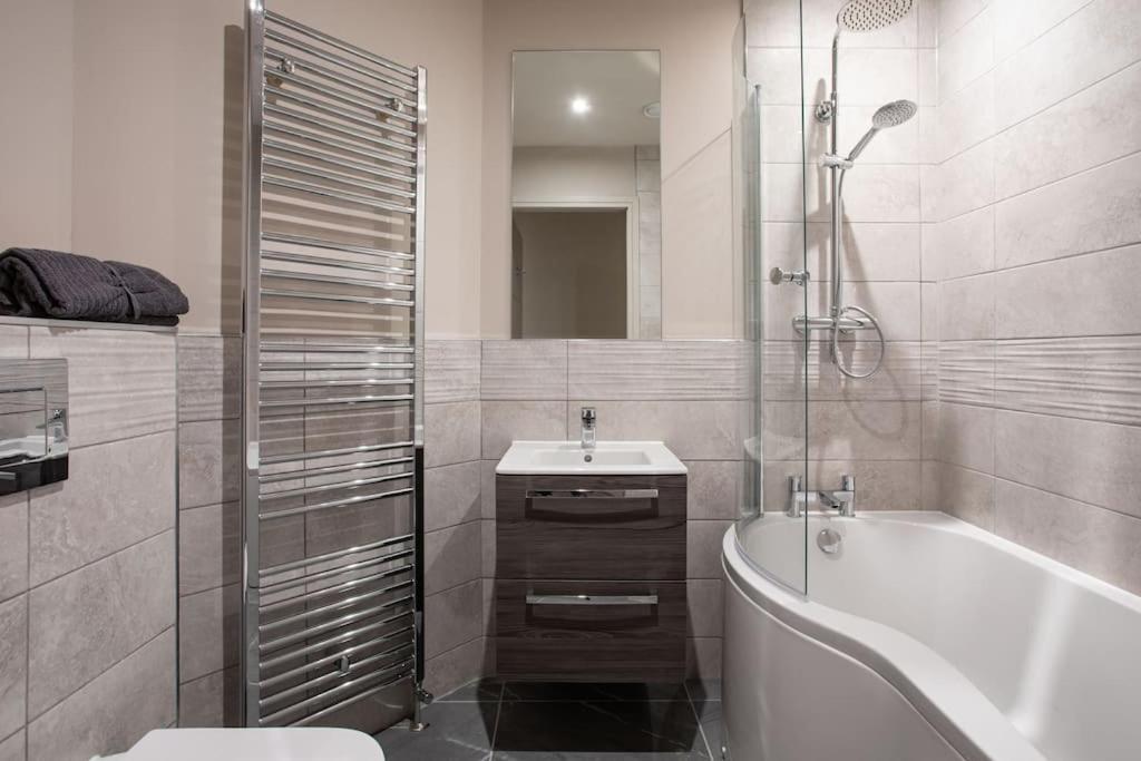 Stunning 2Br Next To The City Airport Bhd - Free Parking Belfast Exterior foto